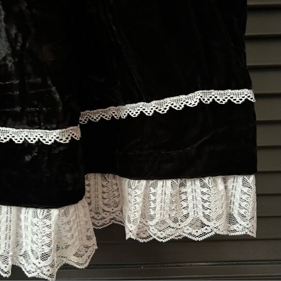 Vintage Jessica McClintock Girl’s Gunne Sax Black Velvet Dress w/ Lace, Size 3T - Picture 9 of 12